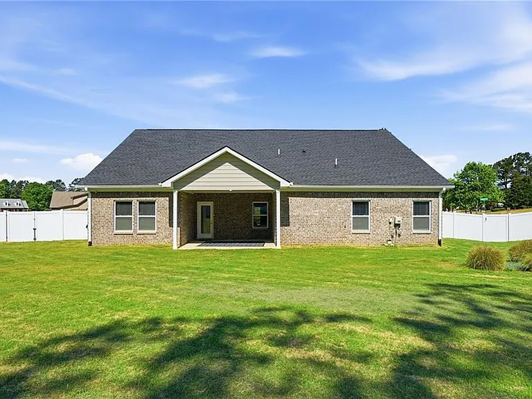 201 Cades Ct — Photo 30