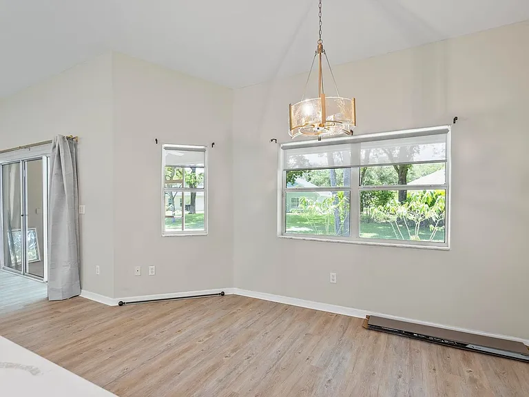 24 Lakecliff Dr — Photo 35