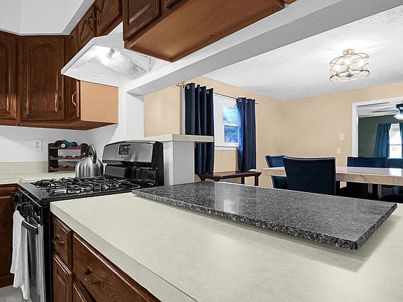 5th image of 1662 Sheridan Dr