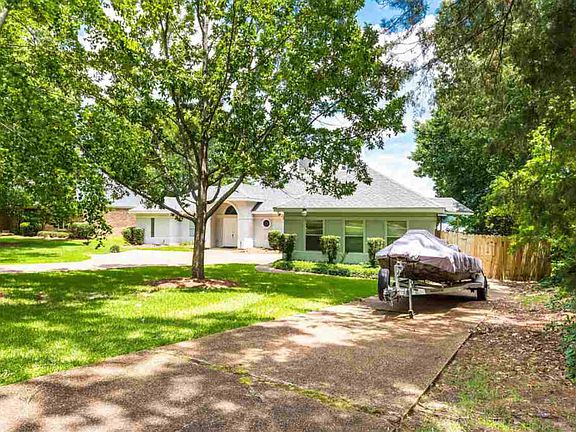 4th image of 302 Bay Park Dr