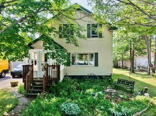 828 E Michigan St, Ishpeming, MI 49849