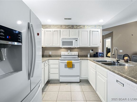 5th image of 786 Pershing Dr #4A