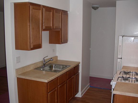 5th image of 5633 N Winthrop Ave APT 314