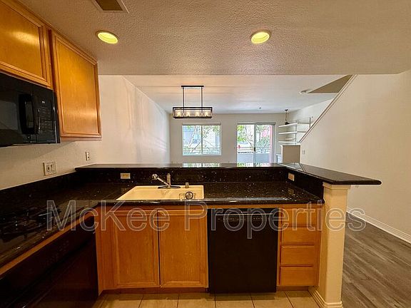 3rd image of 1501 India St Unit 204