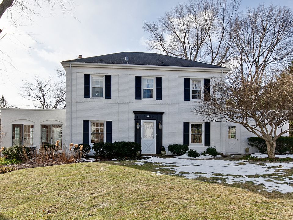 1st image of 121 E Witchwood Ln