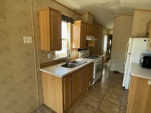 3115 N Fairview Ave #210 — Photo 1