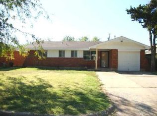 752 NW 1st St, Moore, OK 73160