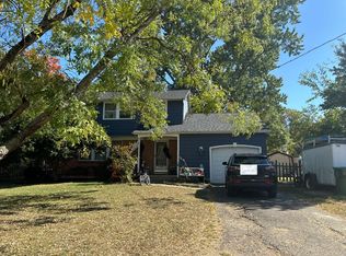 859 Stonehenge Rd, Cherry Hill, NJ 08003