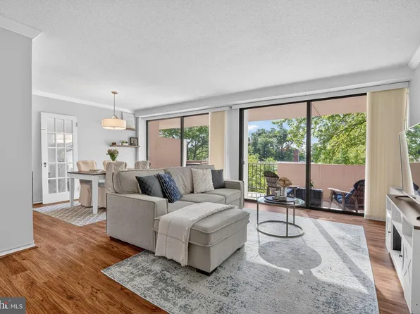 4141 N Henderson Rd APT 302, Arlington, VA 22203