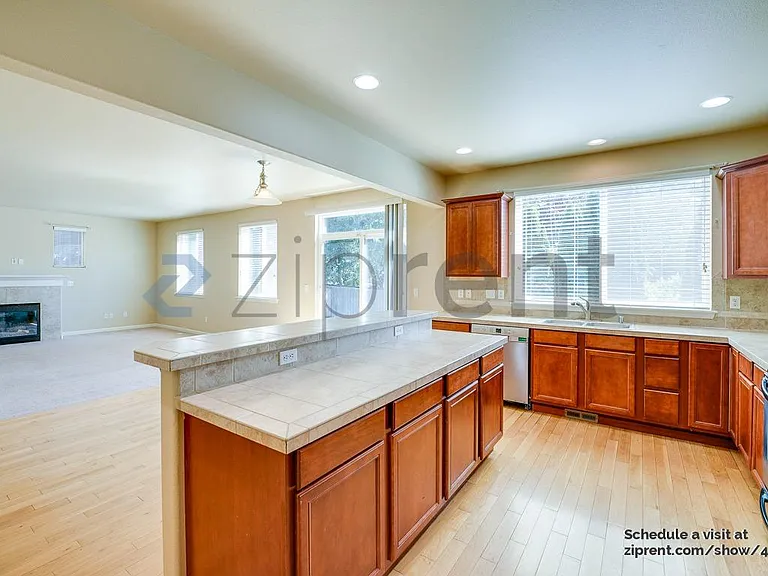 2344 Pleasanton Ct SE — Photo 12