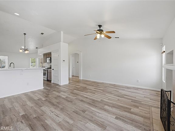 3rd image of 31565 Hamburg Cir