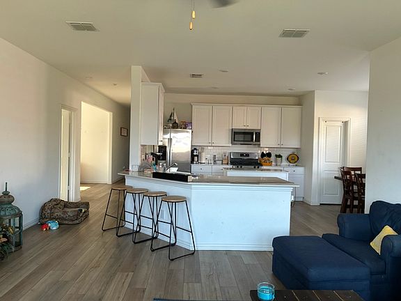 4th image of 2114 Donker Dr