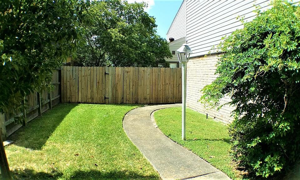 1st image of 12147 Poulson Dr