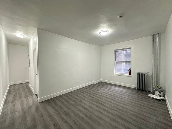 4th image of 11 Gifford Ave #27E