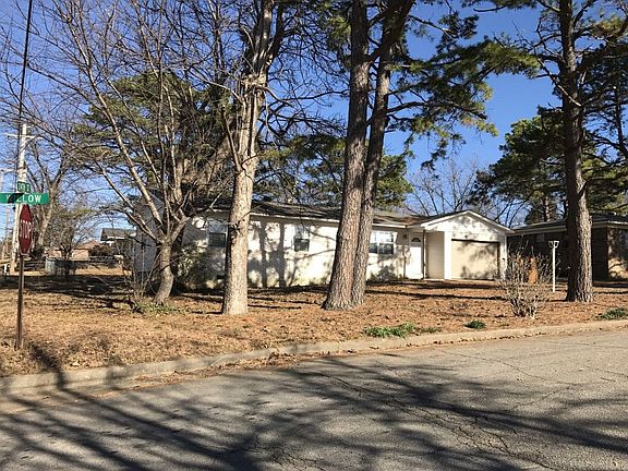 3rd image of 2401 Willow St