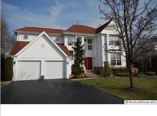 13 Bedford Dr, Matawan, NJ 07747