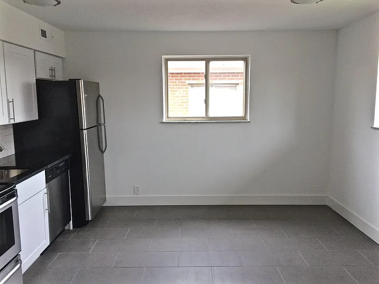 7200 Southwest Ave #D — Photo 3
