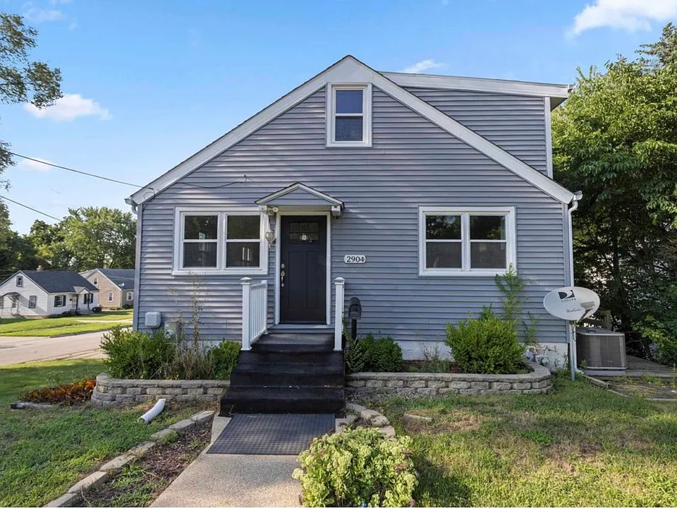 2904 Broadway