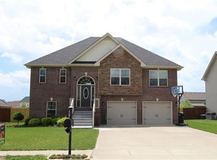 1701 Autumn Dr, Clarksville, TN 37042