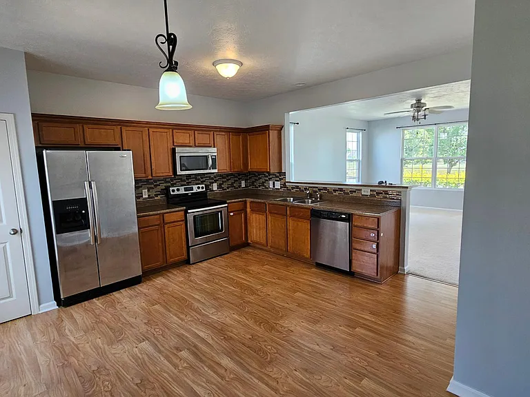 3350 Shadow Creek Blvd — Photo 2