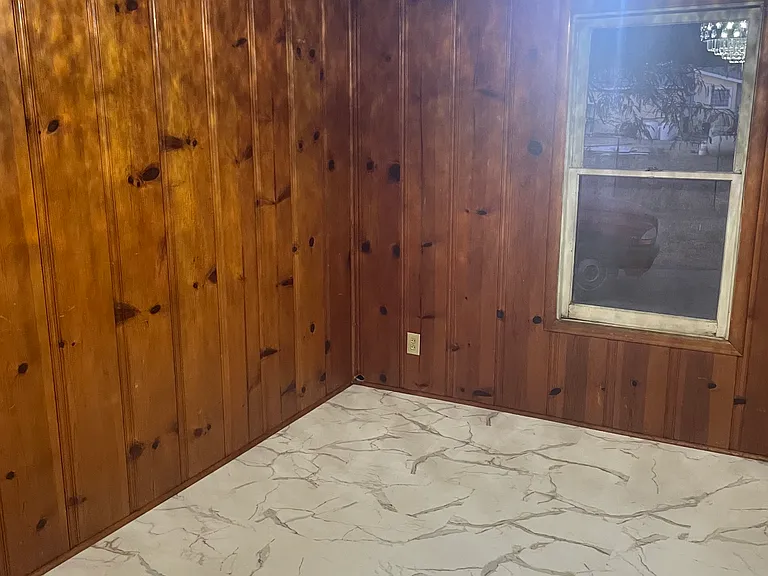 1079 Reeds Tpke #A — Photo 6