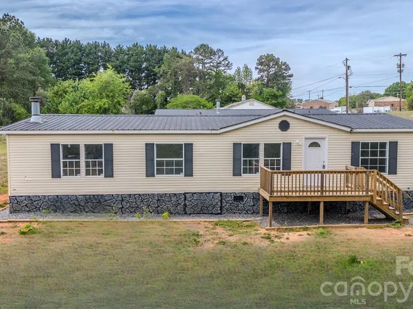 2932 23rd Ave NE, Hickory, NC 28601