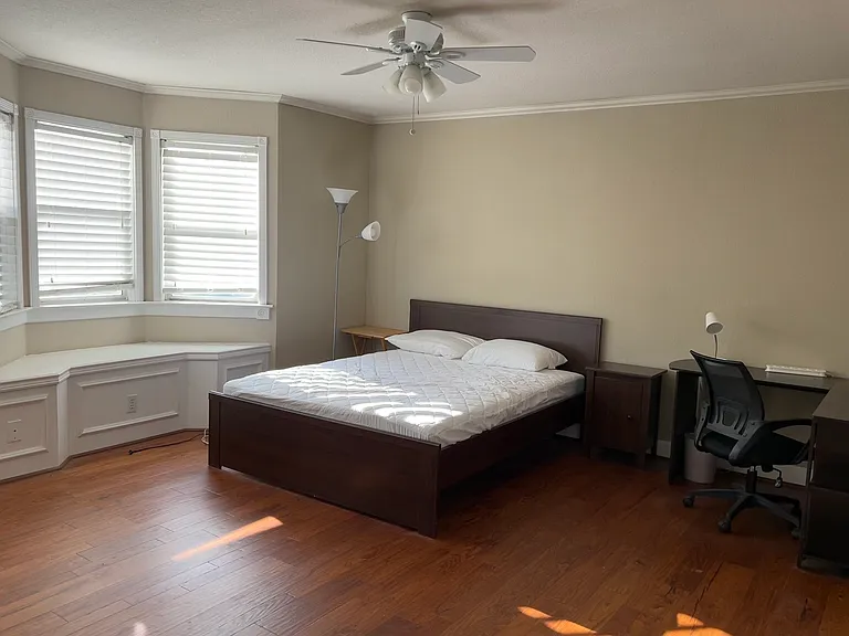 539 J St — Photo 6