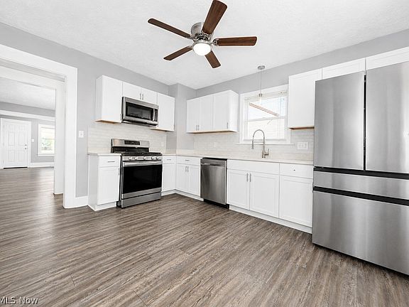 5th image of 432 Fuller St