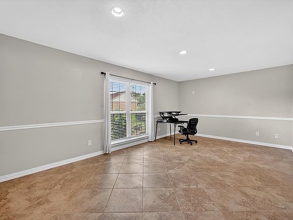 4th image of 3625 Parader Ct