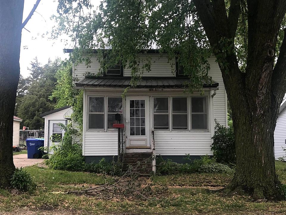1st image of 235 Lincoln Dr NE