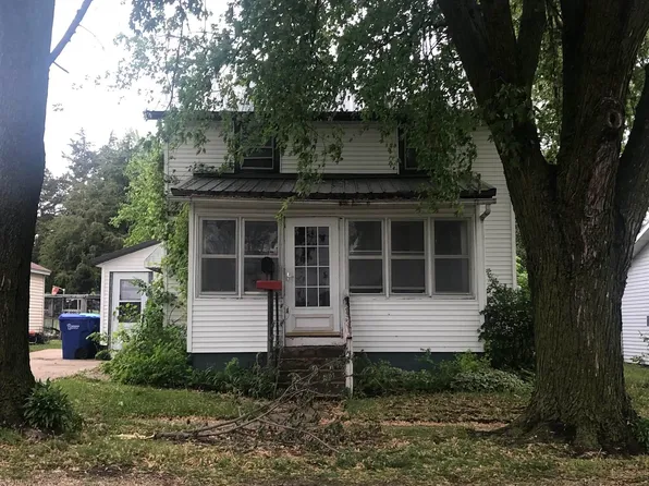 235 Lincoln Dr NE, Oelwein, IA 50662