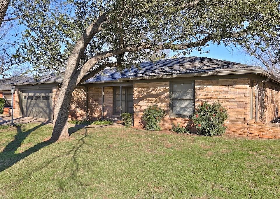 1st image of 317 Moore Dr