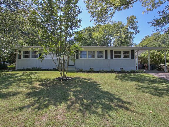 3rd image of 2305 Donna Hill Ct