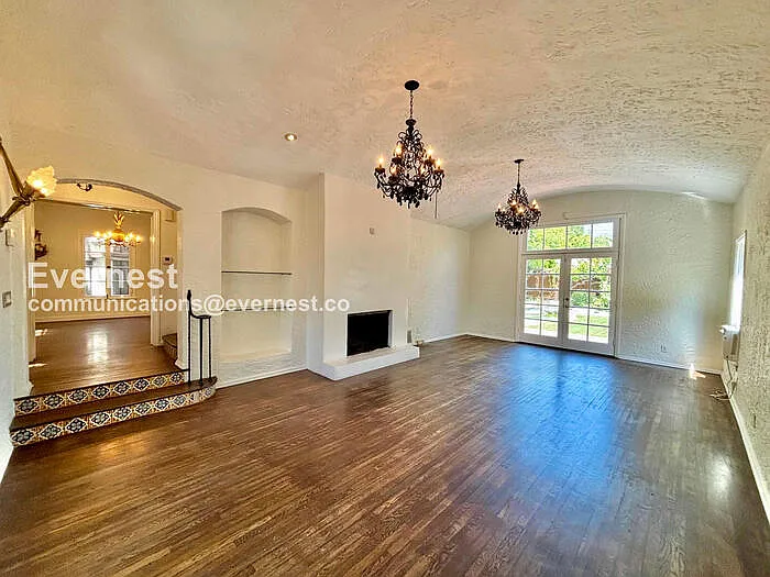 132 N Crescent Heights Blvd — Photo 7