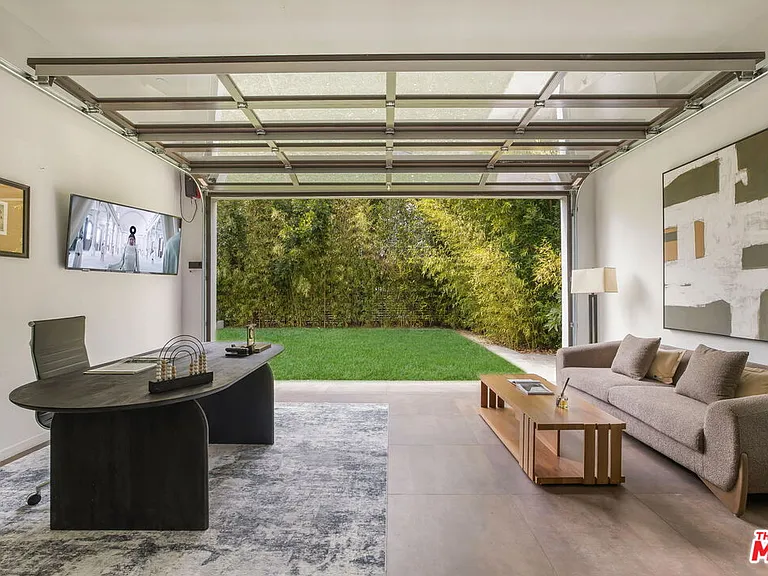 12443 W Sunset Blvd — Photo 35