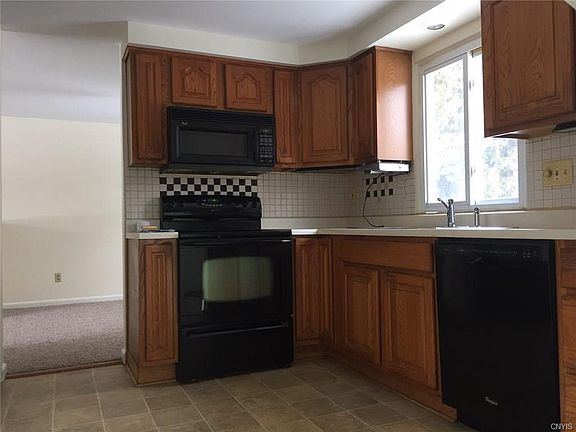 4th image of 5549 Taormina Dr
