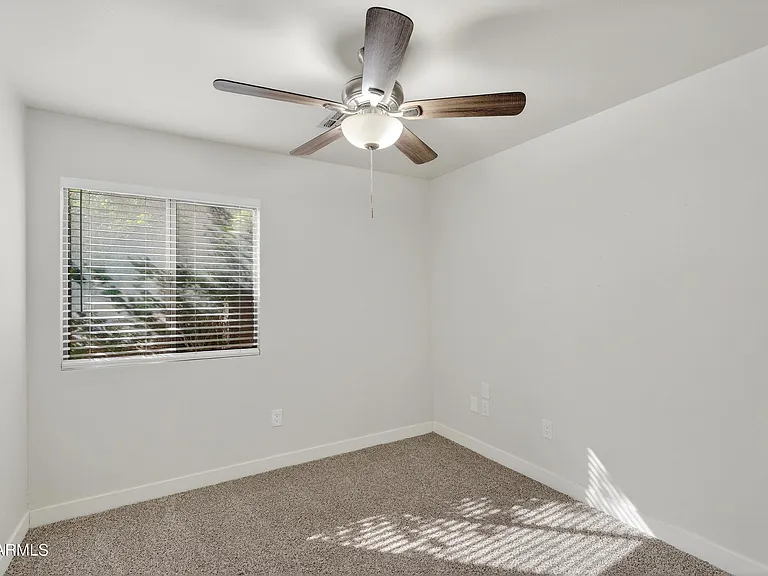 1365 E Betsy Ln — Photo 22