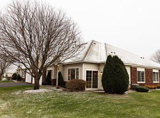 5923 Prairie Ridge Dr, Shoreview, MN 55126