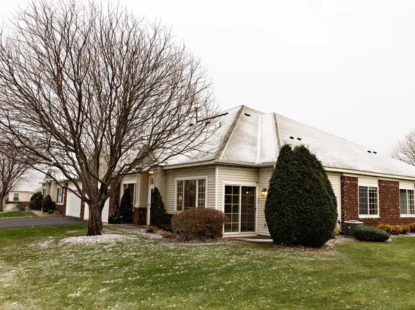 5923 Prairie Ridge Dr, Shoreview, MN 55126