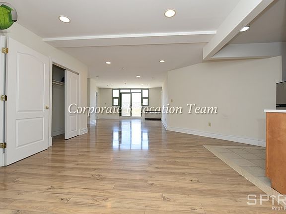 3rd image of 19-19 24th Ave #L507