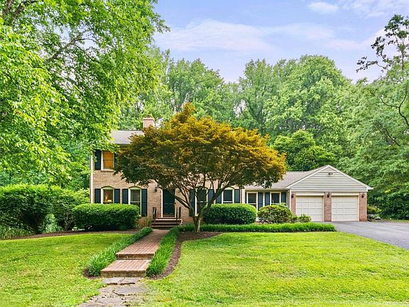 4th image of 11002 Warwickshire Dr