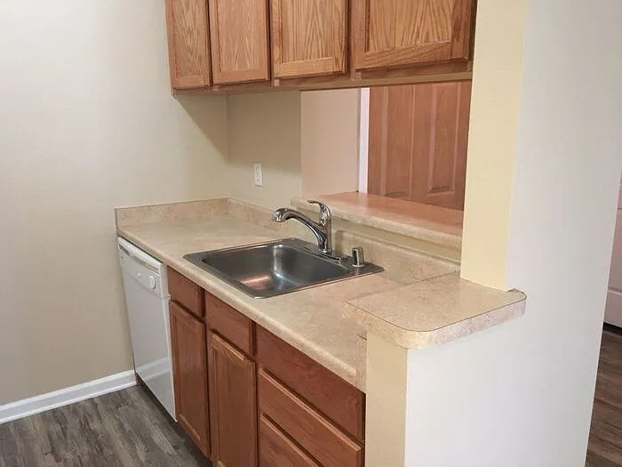 181 Hillcrest Dr #F — Photo 7