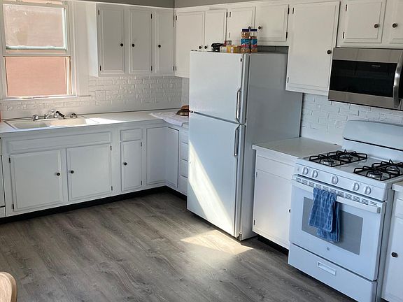 3rd image of 933 Atwood Ave Floor 2
