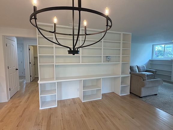 2nd image of 1485 N Eagle Creek Way