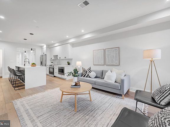 4th image of 320 Webster St NW #2