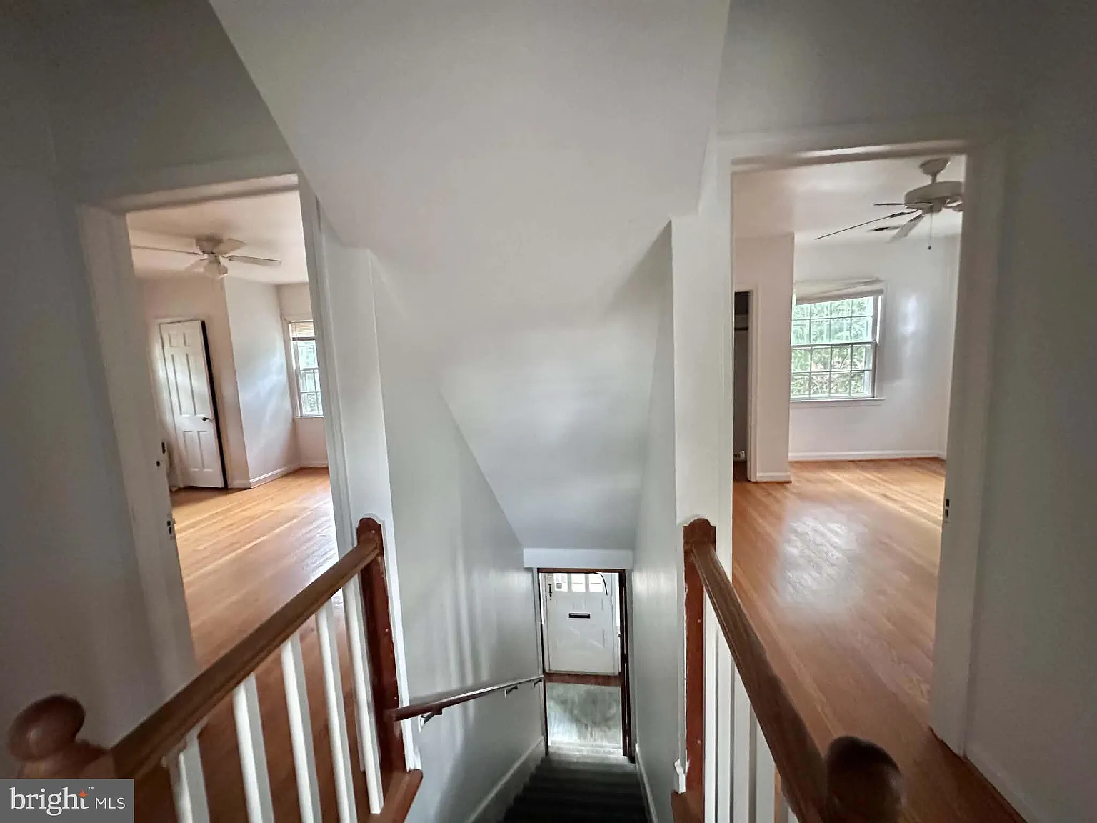 2 bed, 970 sqft, $2,300 — Photo 2