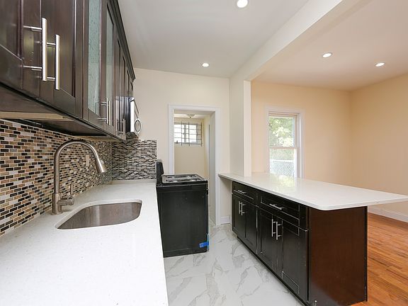 5th image of 11138 205th St