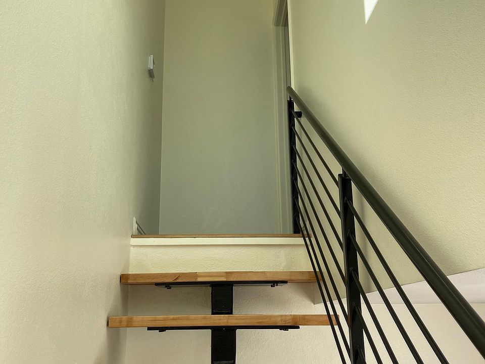 1st image of 10948 Avenida Del Gato