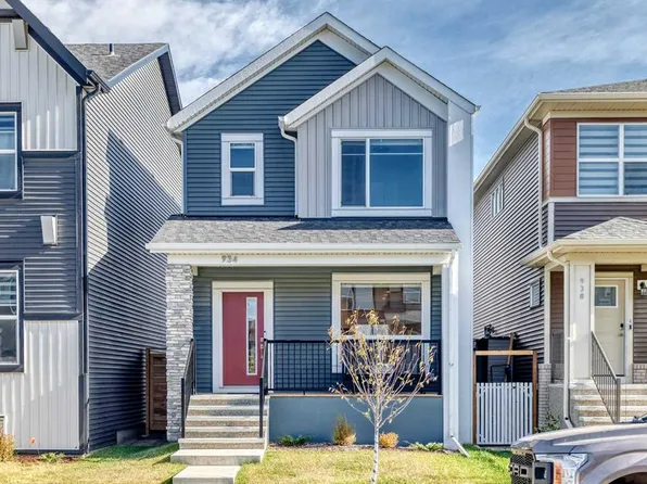 934 W Cobblemore Cmn SW, Airdrie, AB T4B 5L9
