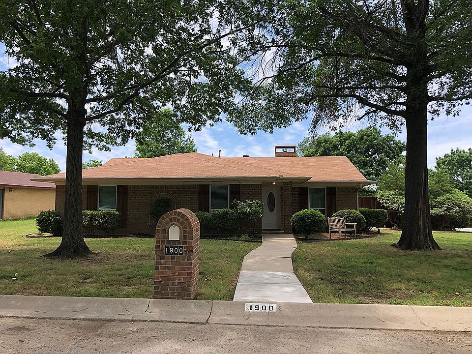 1st image of 1900 Wisteria St